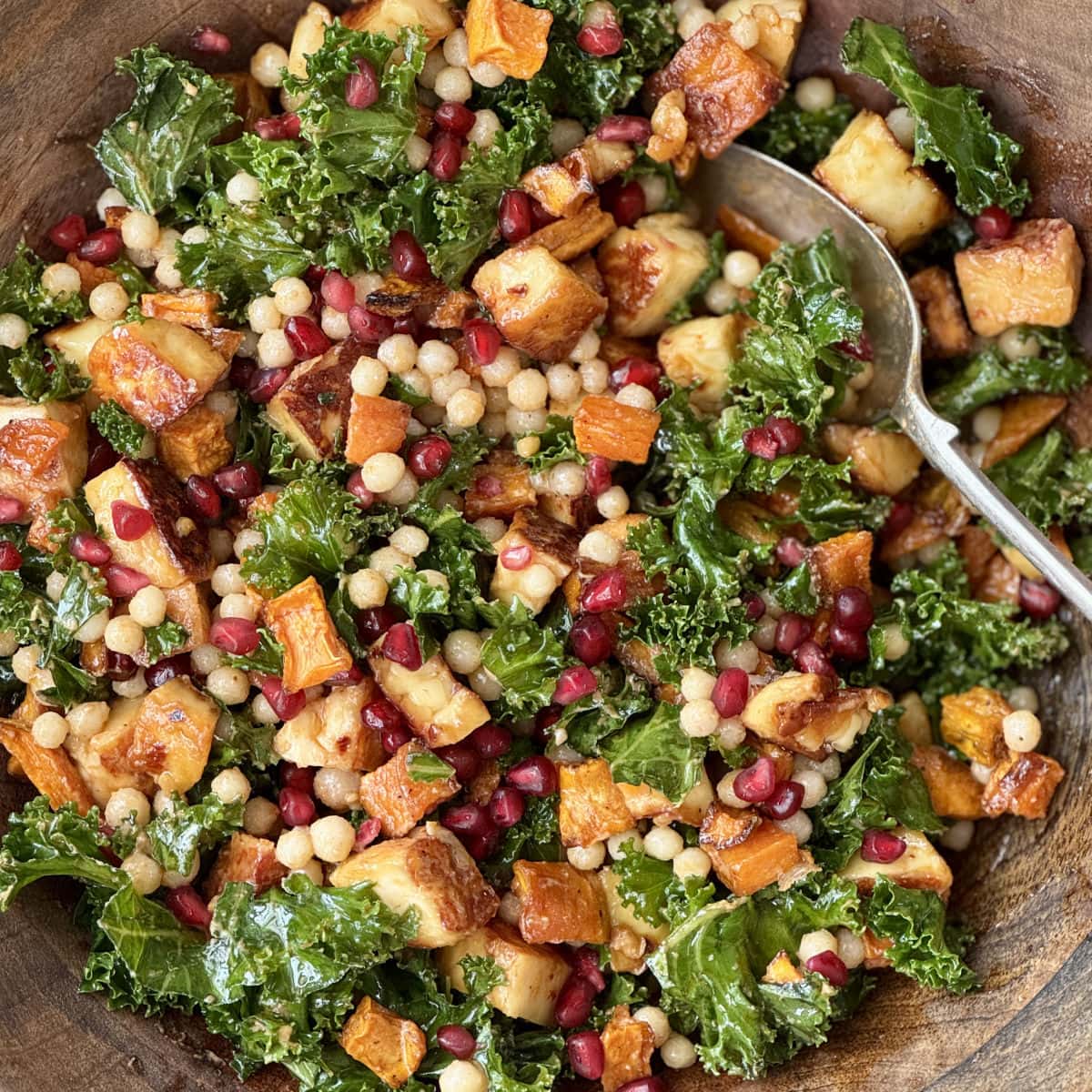 Minute Halloumi Salad: Sweet, Savory & Perfectly Balanced